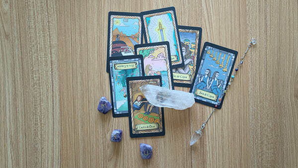 El Tarot Conspiratorio es una Herramienta Espiritual.