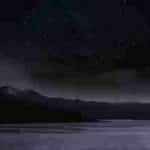 Bajo un Manto de Estrellas en el Lago