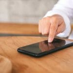 El teléfono está sonando con una llamada para tu promoción: Atraer prosperidad es posible