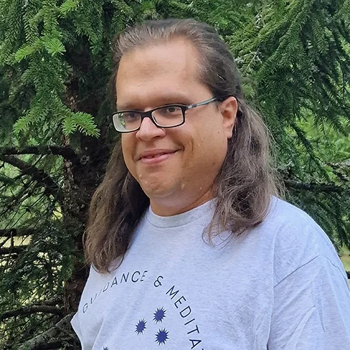 Recibe una lectura psíquica auténtica Fernando Albert, médium psíquico, sanador espiritual y autor de Medita con Fer